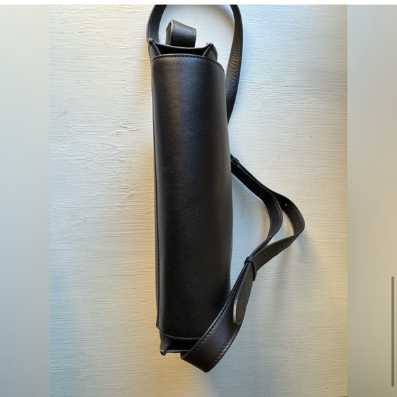 NWOT Cuyana Classic Saddle Bag in Black Smooth Leather - Picture 9 of 15